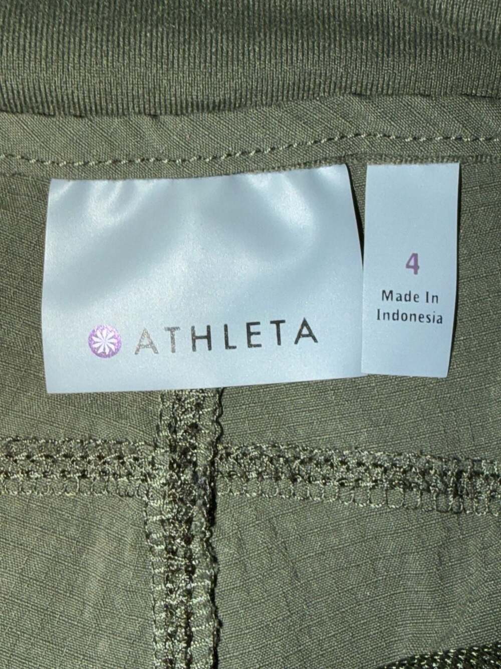 Athleta Trekkie Cargo Hiking Shorts Olive Green Size 4 - Picture 3 of 8